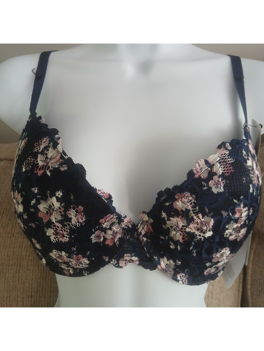 Kathy Ireland Underwire Padded Push Up Bra NWT Size 36D. ME